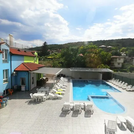 Minismart Rainbow Garden&jacuzzi Hotel de apartamente Balcic