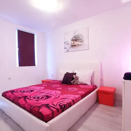 Hotel de apartamente Minismart Rainbow Garden&jacuzzi *