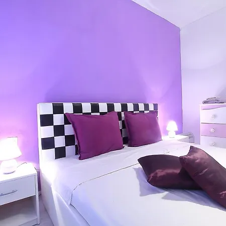 Hotel de apartamente Minismart Rainbow Garden&jacuzzi Balcic