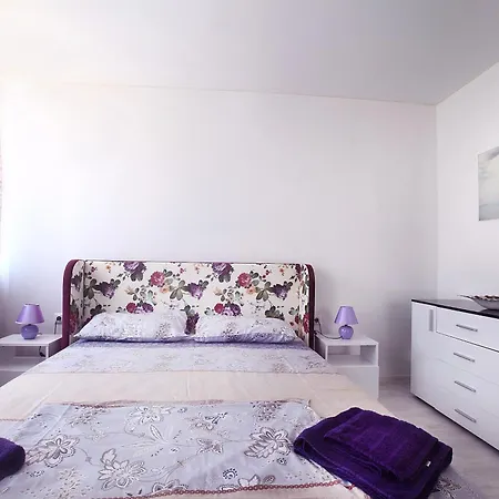Minismart Rainbow Garden&jacuzzi Hotel de apartamente Balcic