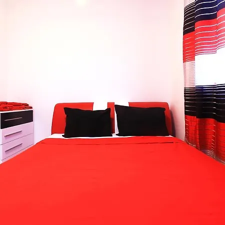 Hotel de apartamente Minismart Rainbow Garden&jacuzzi Balcic