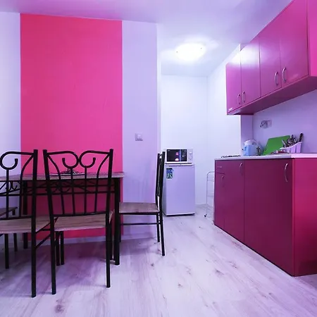 Hotel de apartamente Minismart Rainbow Garden&jacuzzi Balcic