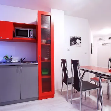 Hotel de apartamente Minismart Rainbow Garden&jacuzzi Balcic