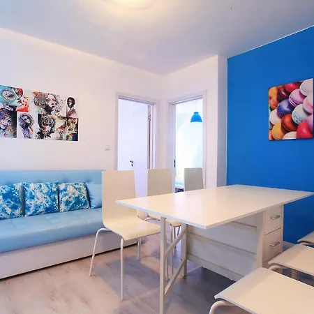 Minismart Rainbow Garden&jacuzzi Hotel de apartamente